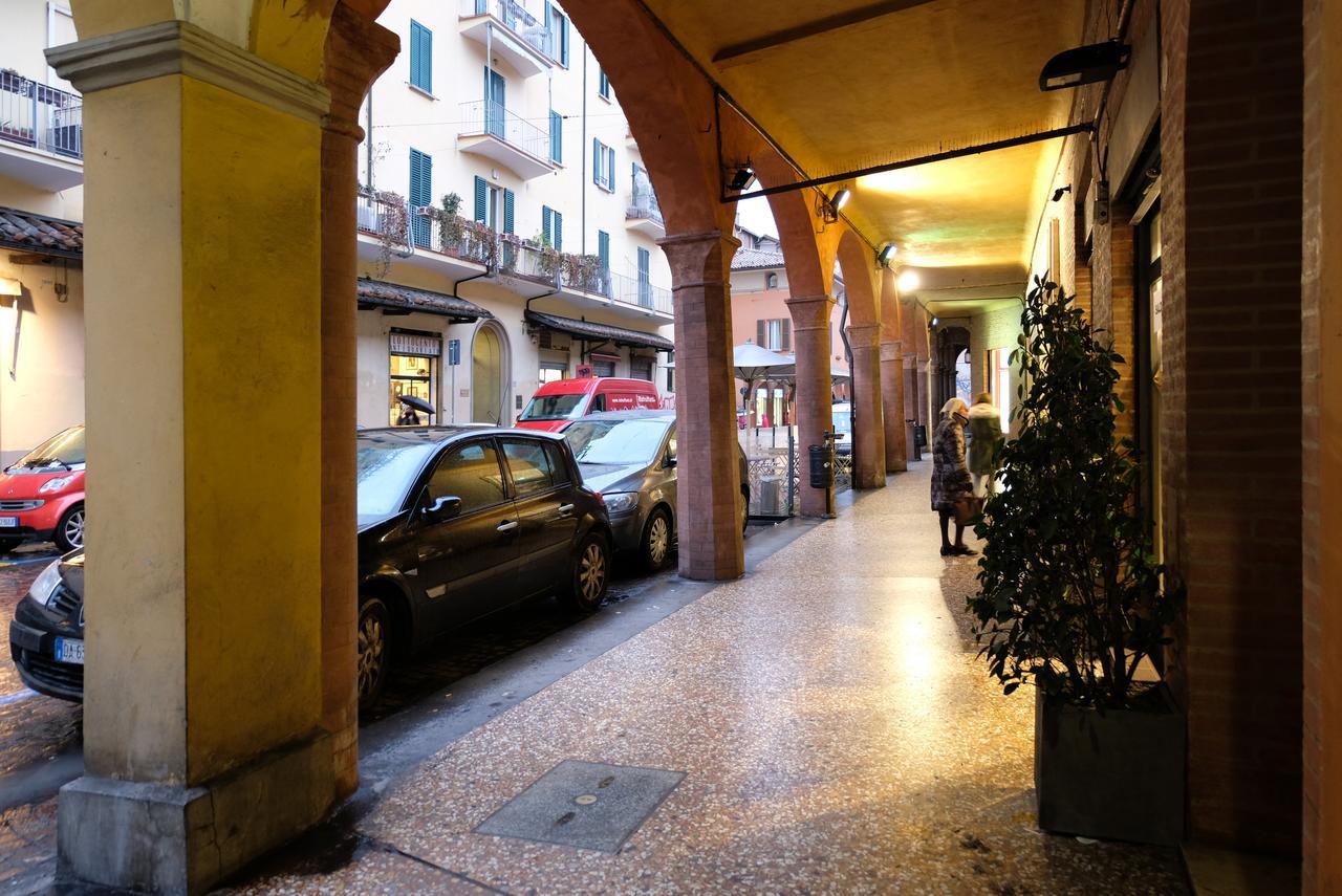 Castiglione Lovely Mansarda โบโลญญา ภายนอก รูปภาพ